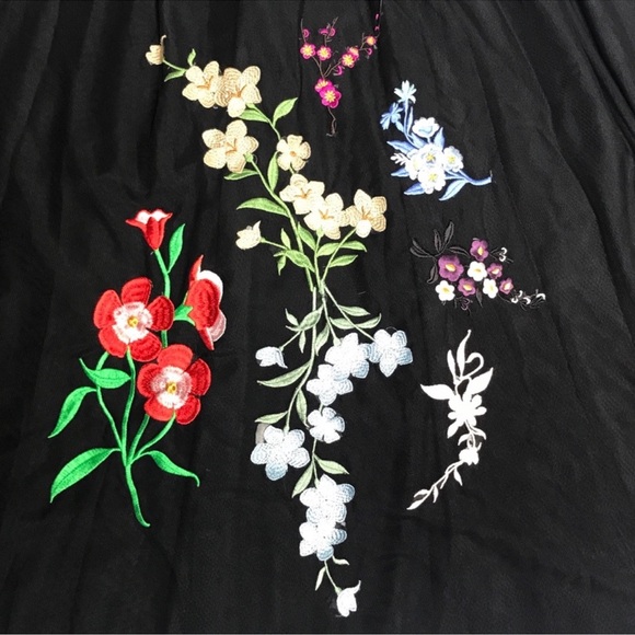 Anthropologie Sachin and Baby Embroidered Floristic Skirt Size 2 - Picture 4 of 8